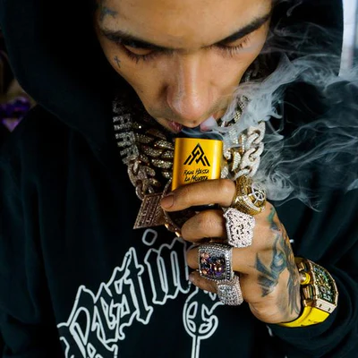 Nuubéz Anuel AA - 5,000 Puffs